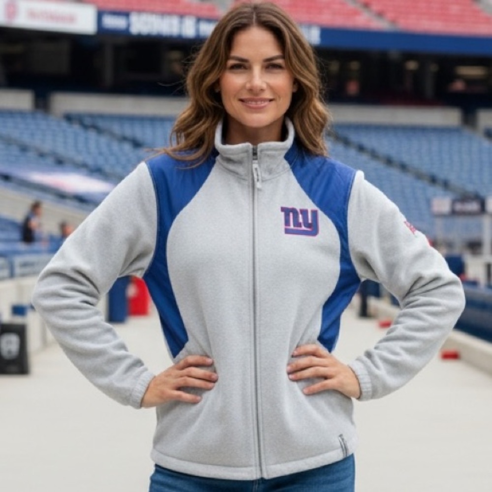 NWOT‎ - New York Giants fleece jacket. Women’s XL long sleeve.
Put to pit: 22”